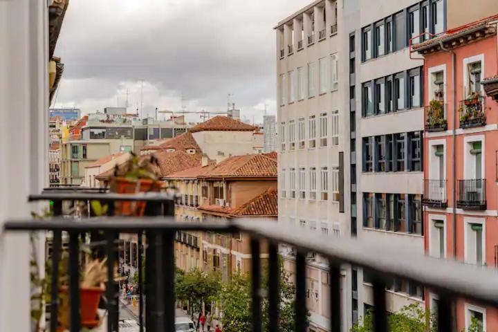 La Casa De La Escritora Hotel Мадрид Екстериор снимка